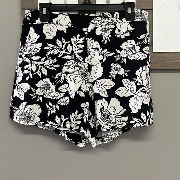 Old Navy Black Cream Floral Pull-on Playa Shorts Elastic Waist Pockets- Large - Picture 1 of 6